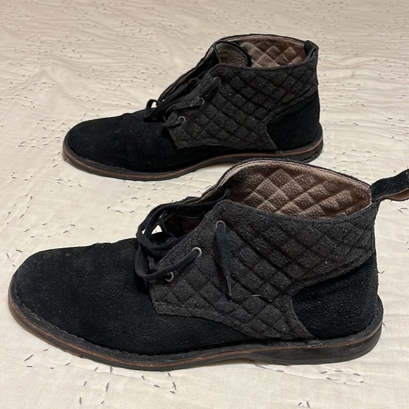 Andrew Marc Dorchester Chukka Black Quilted Upper Boots (size 10.5) - Picture 2 of 9